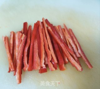 豆酱蒸鲈鱼的做法步骤：1