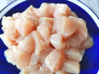 火麻酱香鸡胸烧土豆的做法步骤：3