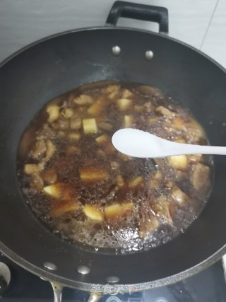 土豆烧肉的做法步骤：8