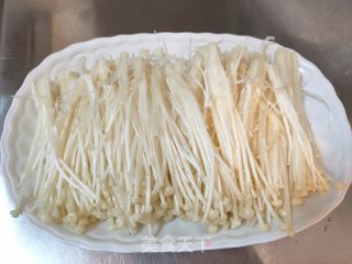 冬菜豆豉蒸金针菇的做法步骤：1