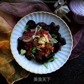 蒜香洋葱拌木耳的做法步骤：8