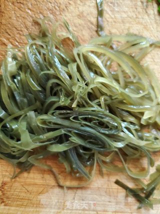 海带丝炒绿豆芽的做法步骤：3