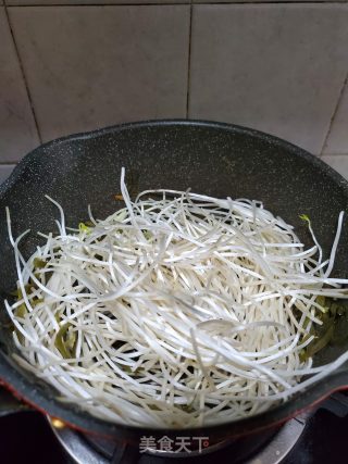 海带丝炒绿豆芽的做法步骤：6