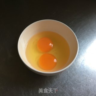 胡萝卜葱花炒蛋的做法步骤：1