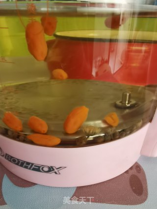 菊花枸杞茶-秋季养生首选的做法步骤：2