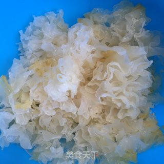 紫薯银耳羹的做法步骤：1