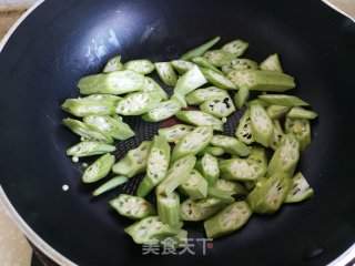 秋葵炒牛肉的做法步骤：3
