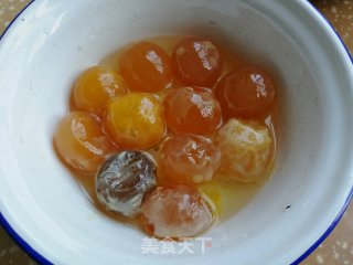 广式蛋黄豆沙月饼的做法步骤：1