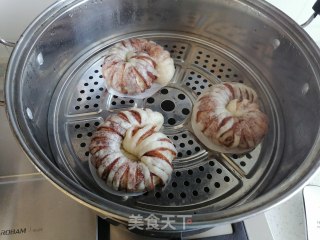 灯笼豆沙卷的做法步骤：10