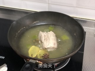 回锅肉的做法步骤：3