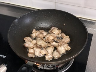 回锅肉的做法步骤：6