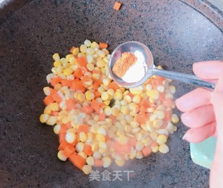 玉米粒炒火腿肠的做法步骤：5