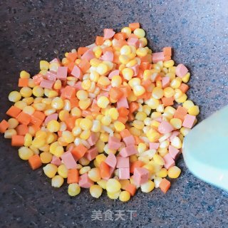 玉米粒炒火腿肠的做法步骤：7