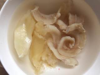 鲍鱼花胶鸡的做法步骤：1