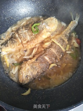 家常炖黄鱼的做法步骤：7