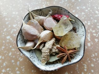啤酒鸡腿卤蛋的做法步骤：3
