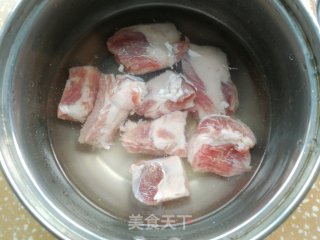 黑木耳土豆炖排骨的做法步骤：2