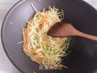 清炒土豆丝的做法步骤：6