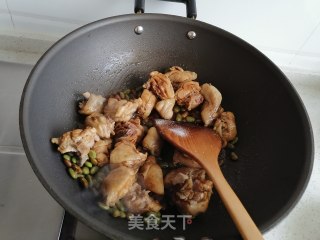 毛豆烧鸡块的做法步骤：7