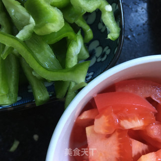 青椒番茄炒平菇的做法步骤：5