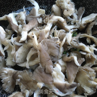 青椒番茄炒平菇的做法步骤：7