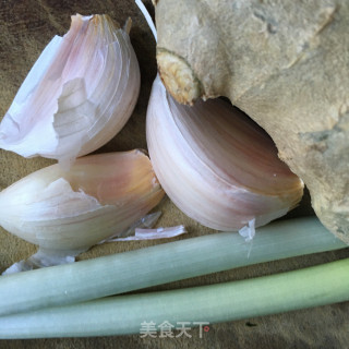 宫保虾仁的做法步骤：1