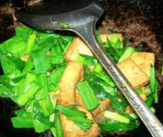 韭菜豆腐的做法步骤：8