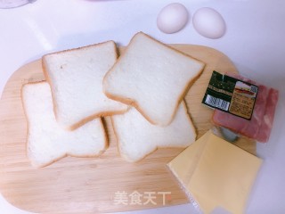 培根吐司卷&吐司蛋饼的做法步骤：1