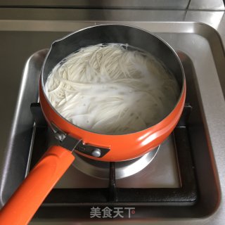 辣酱葱油拌面的做法步骤：4