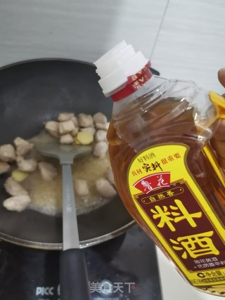 胡萝卜土豆烧肉的做法步骤：4