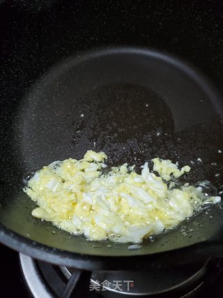南瓜虾仁炒饭的做法步骤：5