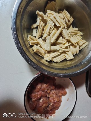 腐竹瘦肉粥的做法步骤：1