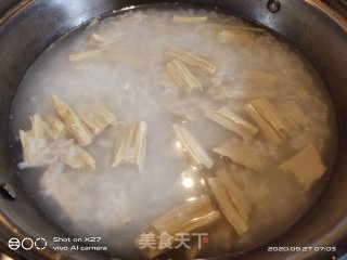 腐竹瘦肉粥的做法步骤：3