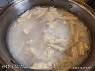 腐竹瘦肉粥的做法步骤：4