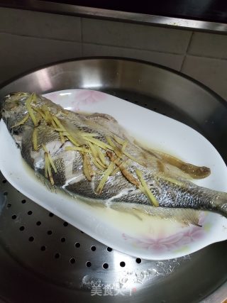 豆酱蒸黄花鱼的做法步骤：6