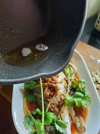 豆酱蒸黄花鱼的做法步骤：9