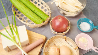 菌菇时蔬汤丨汤鲜香清爽，入味但不油腻。的做法步骤：1