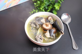 乌鸡香菇人参汤的做法步骤：5