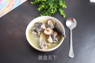 乌鸡香菇人参汤的做法步骤：6