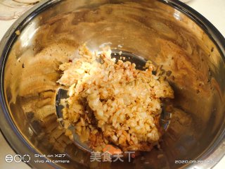酸菜肉末饺子的做法步骤：1