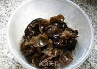梅豆黑木耳烧豆腐的做法步骤：3