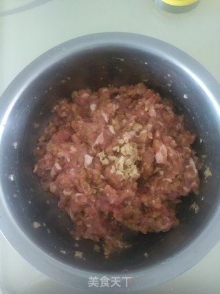 苏式鲜肉月饼的做法步骤：1