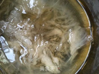 葡萄炖燕窝的做法步骤：1