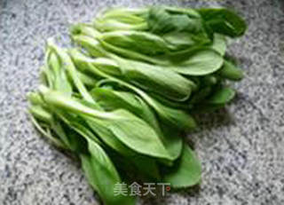 鸡棕菌小青菜炒面疙瘩的做法步骤：2
