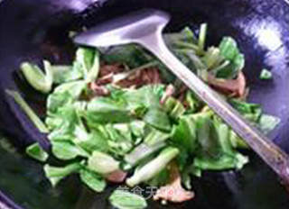 鸡棕菌小青菜炒面疙瘩的做法步骤：12
