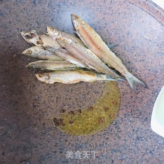 香煎刁子鱼的做法步骤：12