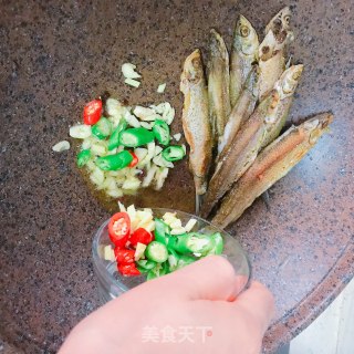 香煎刁子鱼的做法步骤：13