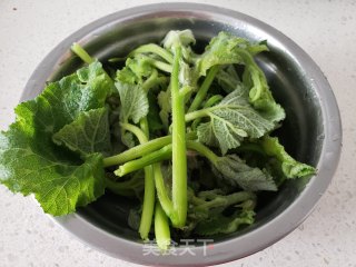 清汤南瓜苗的做法步骤：1