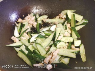 肉片炒黄瓜的做法步骤：4