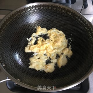 老干妈炒饭的做法步骤：1